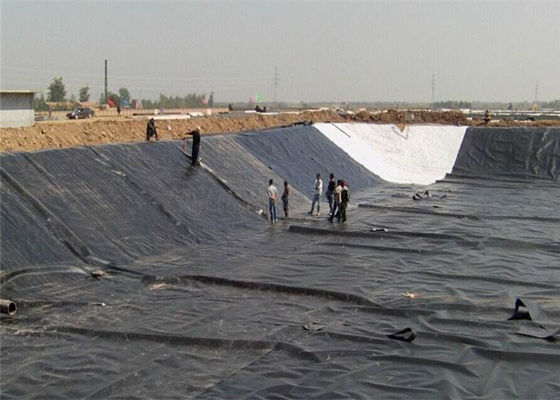 Smooth 0.75mm Impermeable Geomembrane Liner For Water Tanks